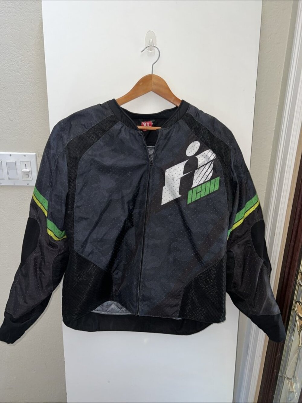 Icon Overlord Primary Motorcycle Riding Jacket Black D30 size XL USA Zippered